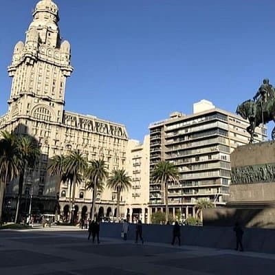 Montevideo Highlights Walking Tour with a Guide