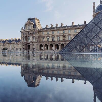 Louvre Museum Masterpieces Guided Tour with Access
