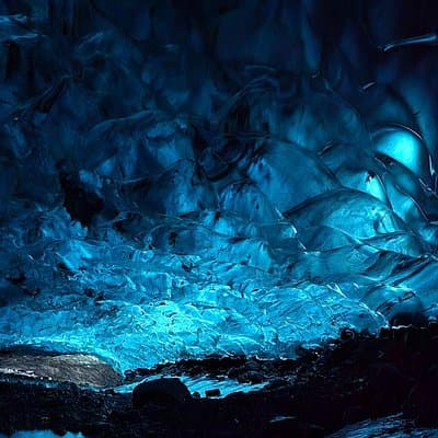 Frozen Wonders : Tour en cueva de hielo para grupos pequeños