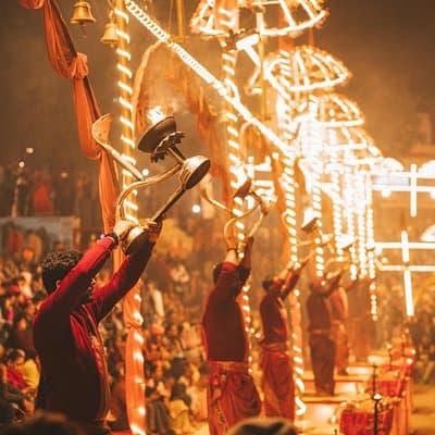 Varanasi Landmark Evening City Tour - Aarti & Boating