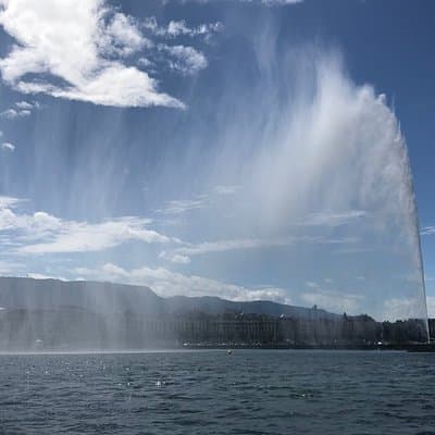 Sightseeing Cruise on Lake Geneva with Wine and Aperitif