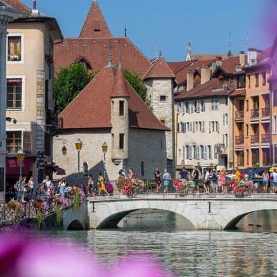 Annecy Two Hour Insider Walking Tour With Local Guide
