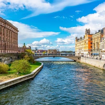 Stockholm: Royal Palace & Canal Cruise at Daytime or Sunset