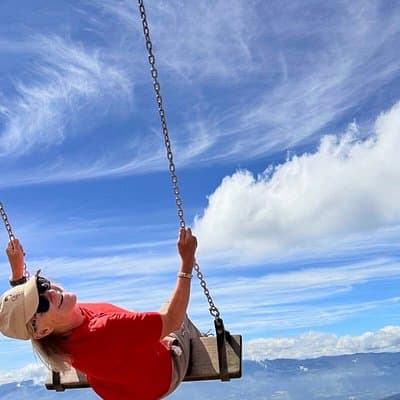 Quito full day: Cable car, Old town & Middle of the World