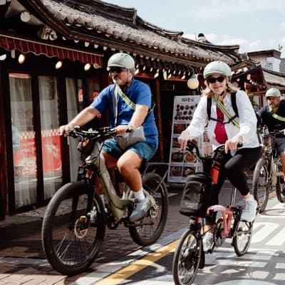 Seoul Like a Local: E-Bike Tour with Hidden Gems & Korean Food